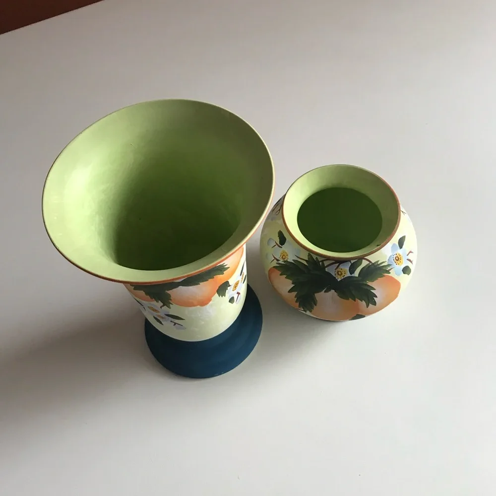 ☀️☀️☀️Set of 2 Cute Clay Vases, 9”x6”/ 5”x6”